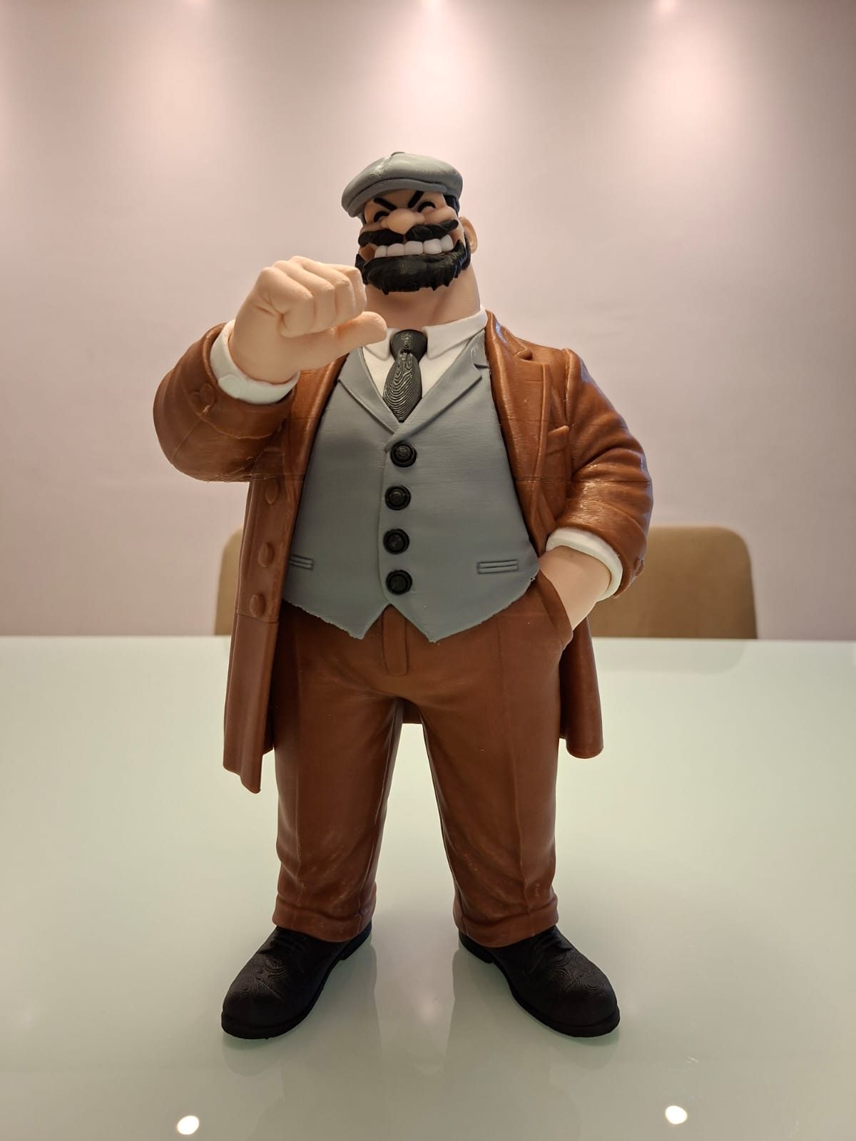 Brutus Peaky Blinders 33 cm – Boneco Colecionável