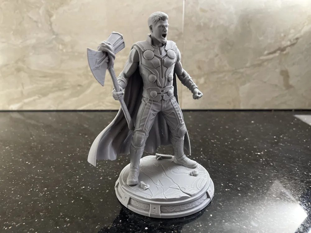 Thor - Boneco colecionável P/COLORIR