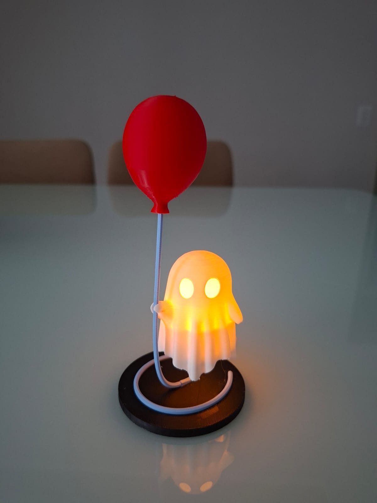 Fantasminha com Balão Iluminado – Decoração de Halloween 16 cm