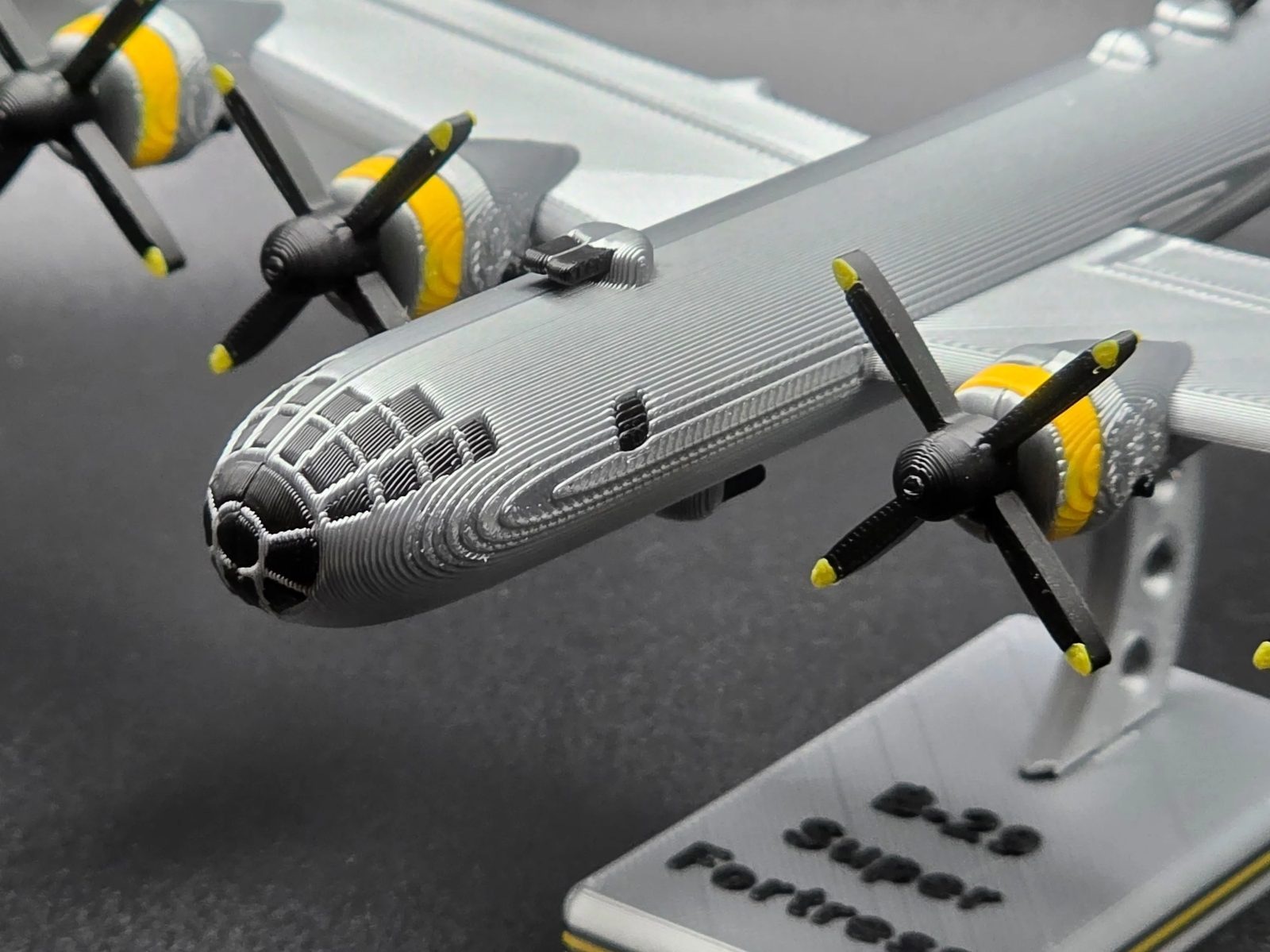 B-52 Stratofortress – Kit Avião 3D para Montar com Base